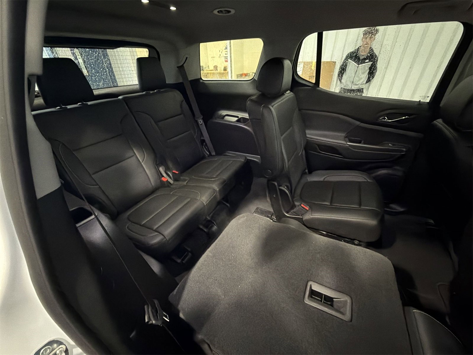 Used 2023 GMC Acadia SLT image 28