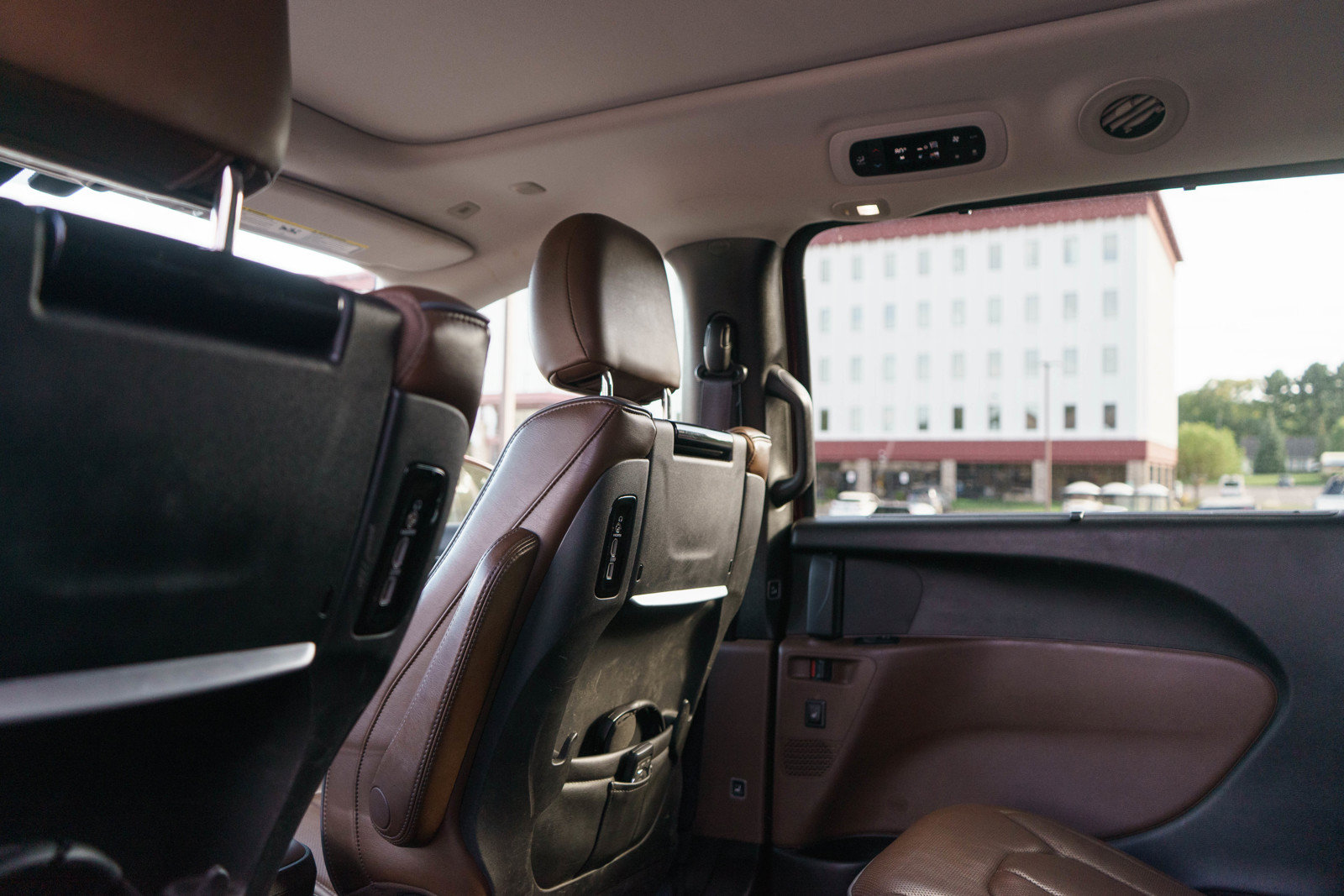 Used 2019 Chrysler Pacifica Limited FWD image 15