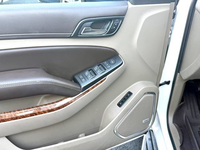 Used 2016 Chevrolet Suburban LTZ RWD image 17