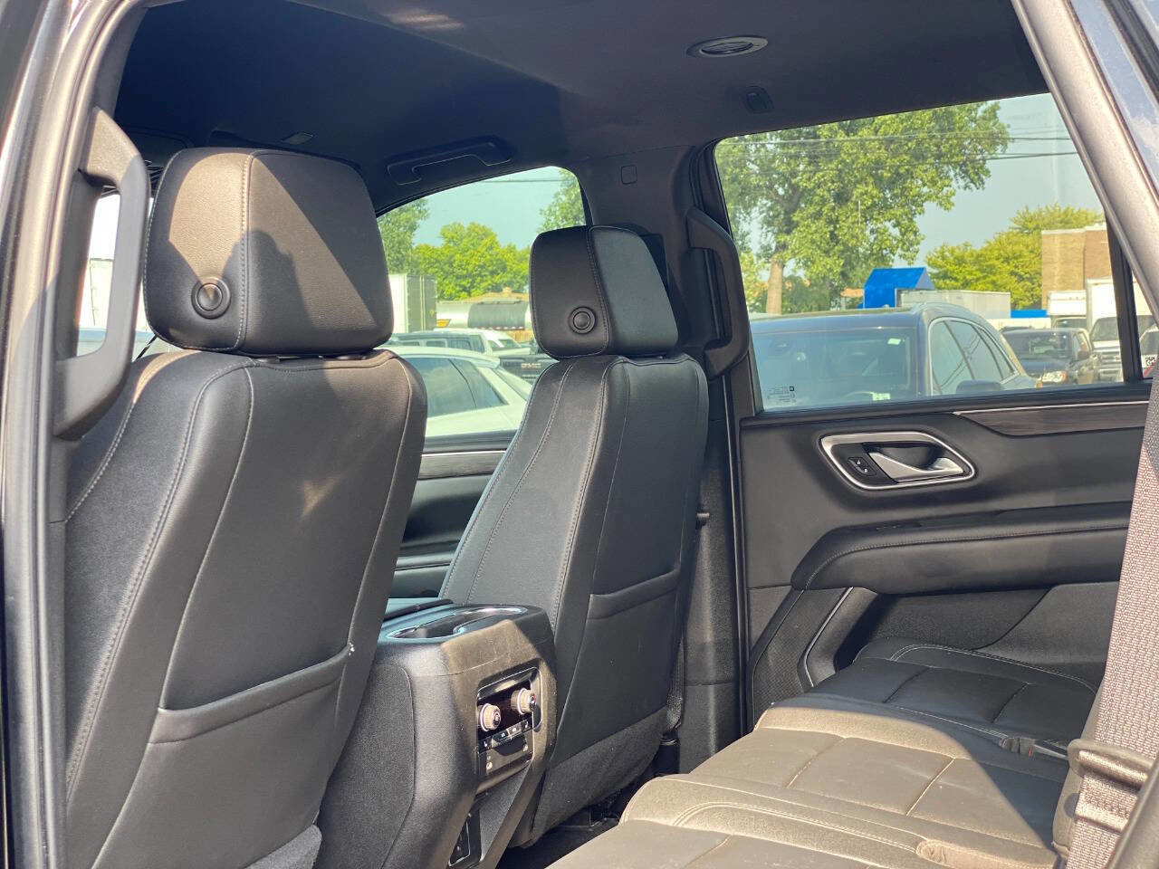 Used 2022 Chevrolet Tahoe Z71 w/ Luxury Package image 8