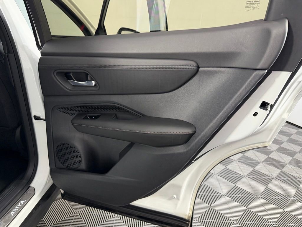 Used 2024 Nissan Ariya FWD image 31