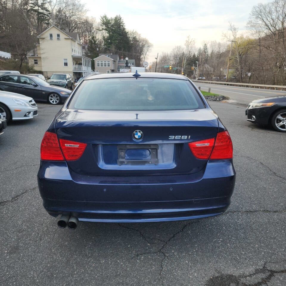 Used 2011 BMW 328i xDrive Sedan image 5