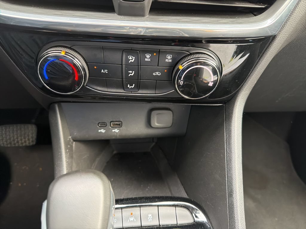 Used 2024 Buick Encore GX Sport Touring AWD/4WD image 21