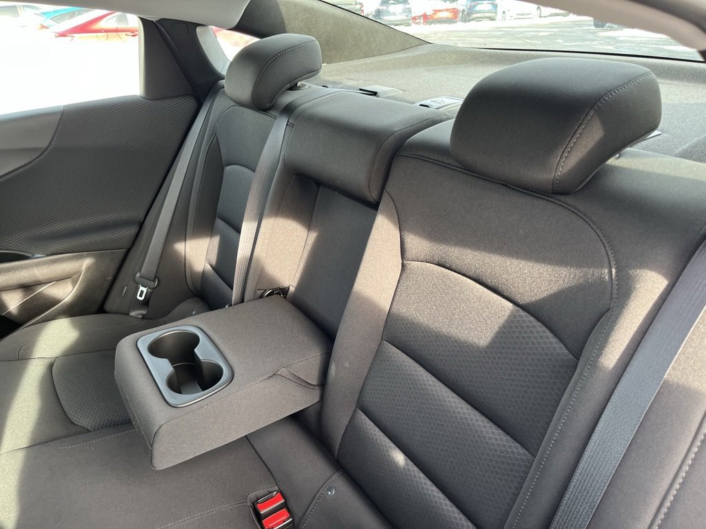 Used 2018 Chevrolet Malibu LT image 24