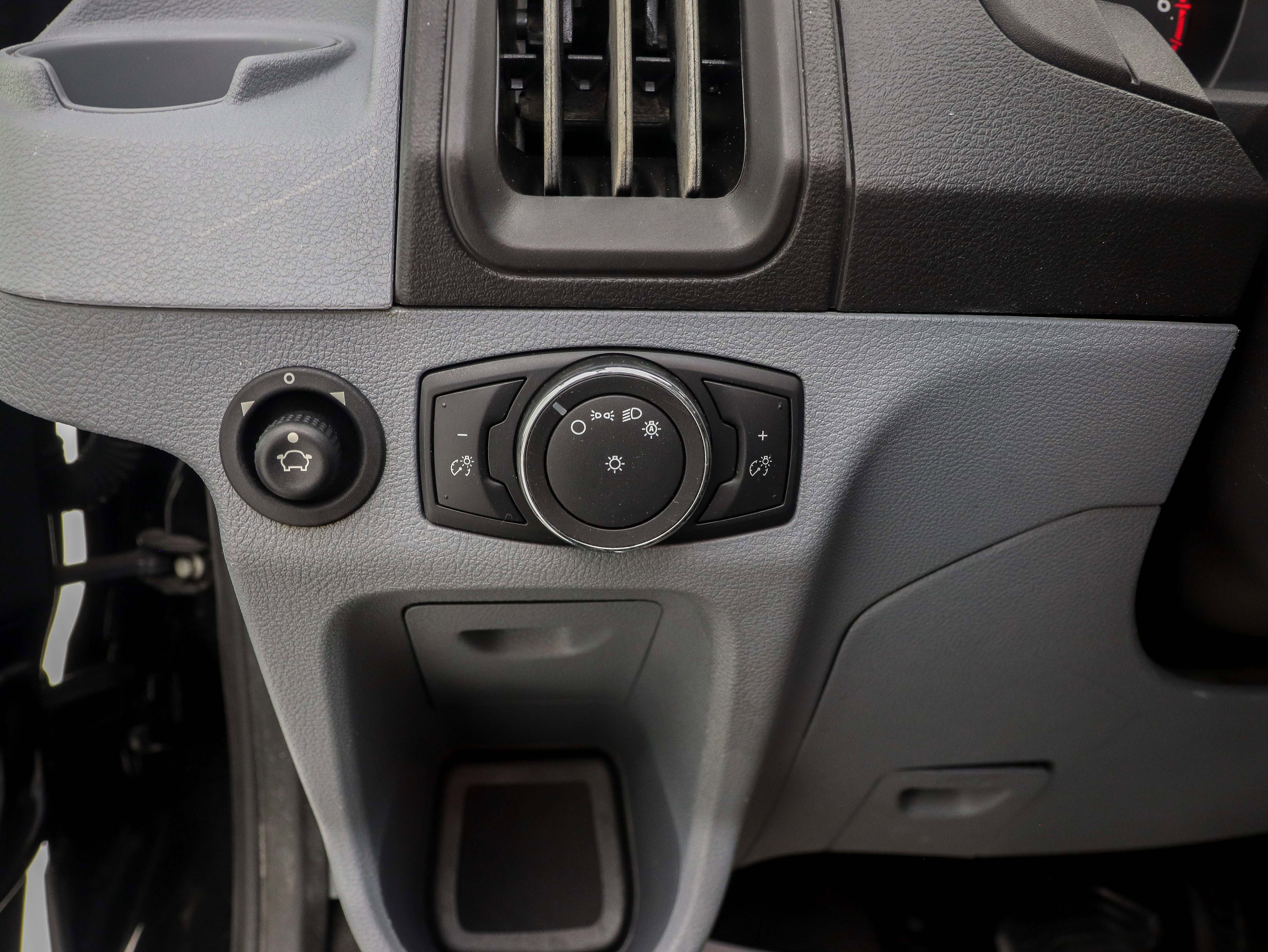 Used 2019 Ford Transit 150 XLT image 23