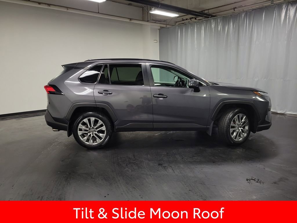 Used 2022 Toyota RAV4 XLE Premium AWD/4WD image 10