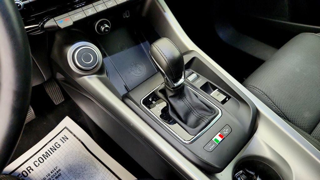 Used 2024 Alfa Romeo Tonale Ti AWD/4WD image 16