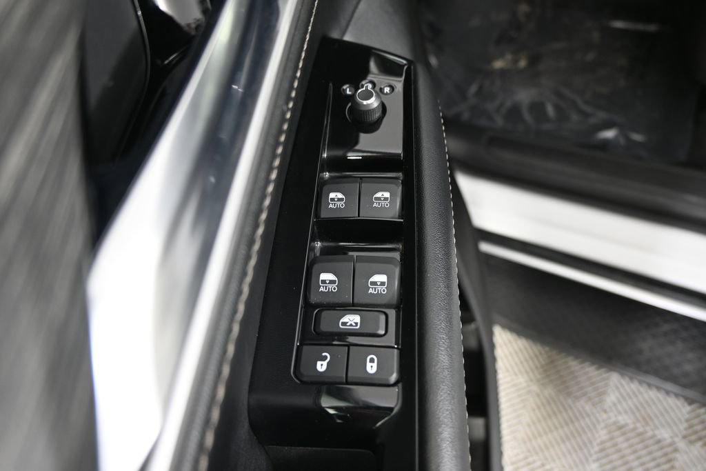 Used 2023 Jeep Wagoneer L Series II image 20