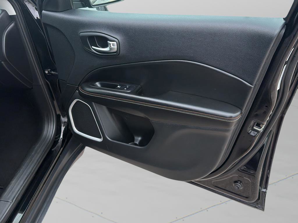 Used 2019 Jeep Compass Latitude image 9