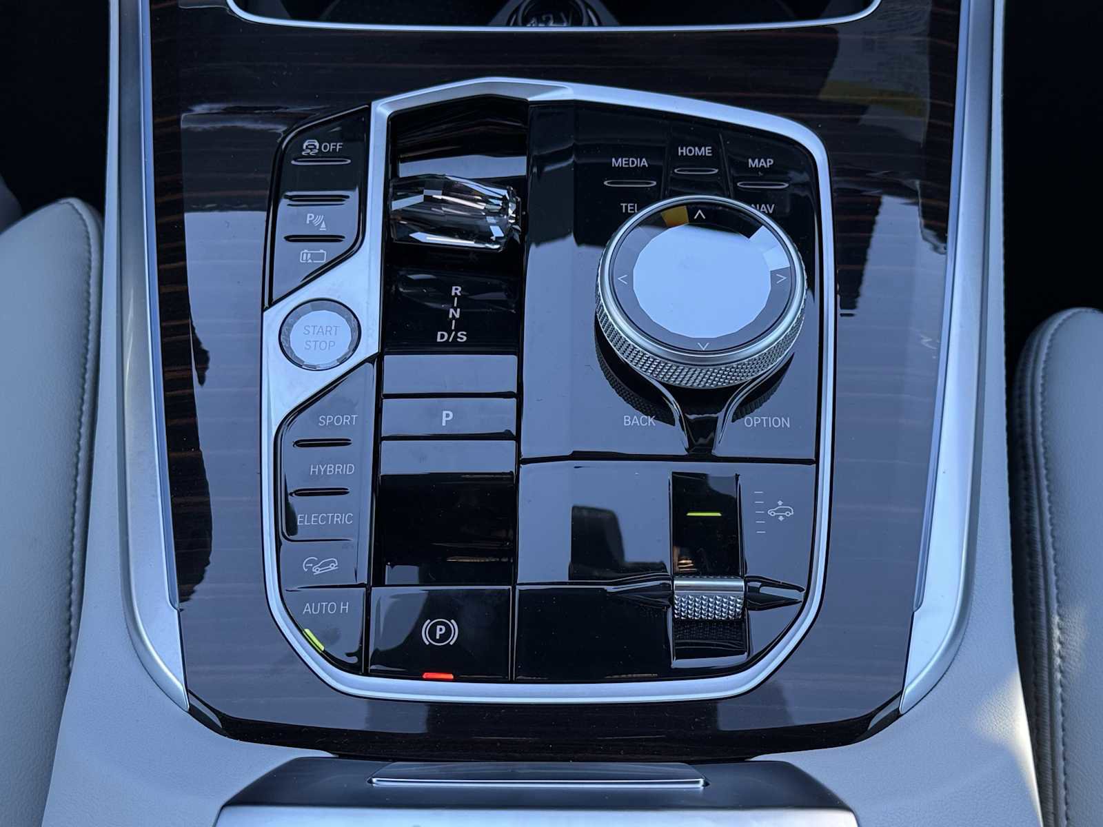 New 2026 BMW X5 xDrive50e w/ Executive Package image 18