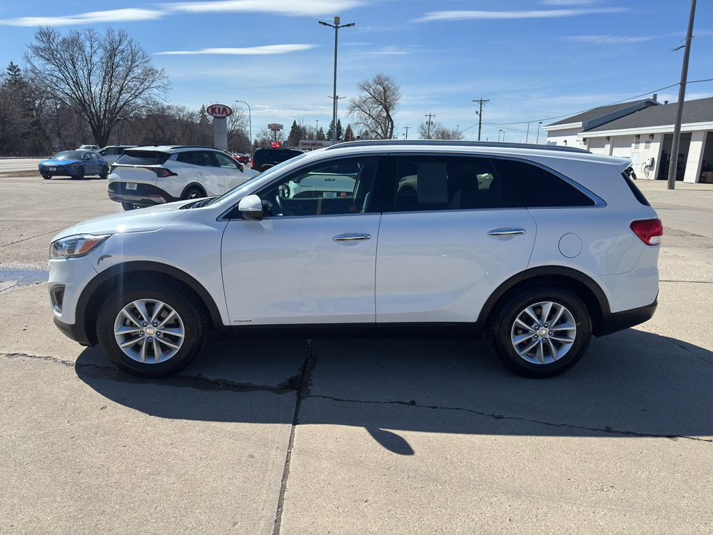 Used 2016 Kia Sorento LX w/ LX Convenience Package