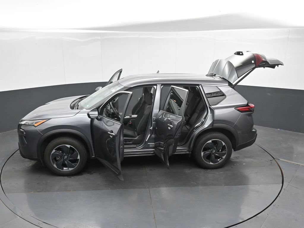 Used 2024 Nissan Rogue SV FWD image 50