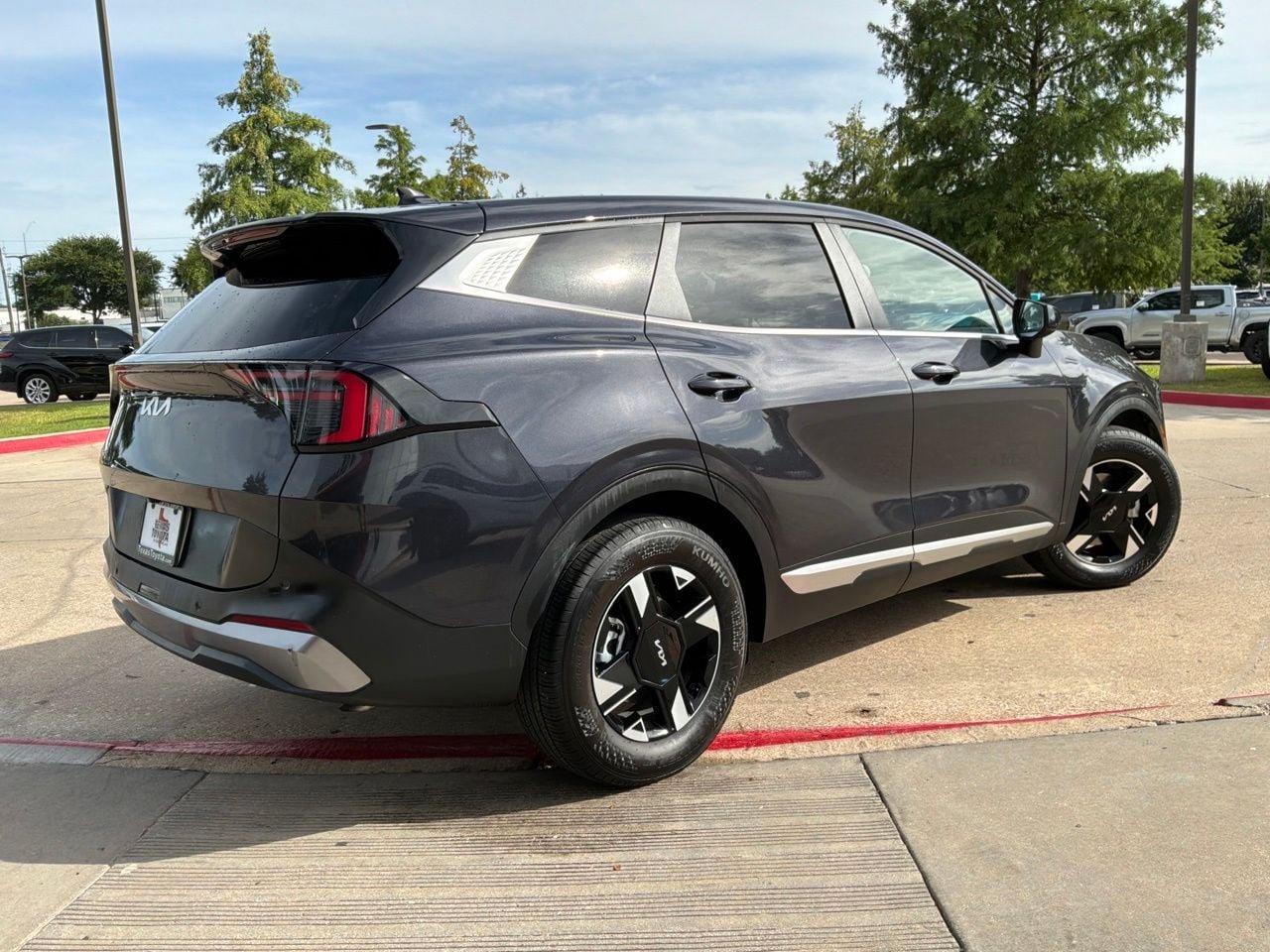 Used 2026 Kia Sportage LX FWD image 6