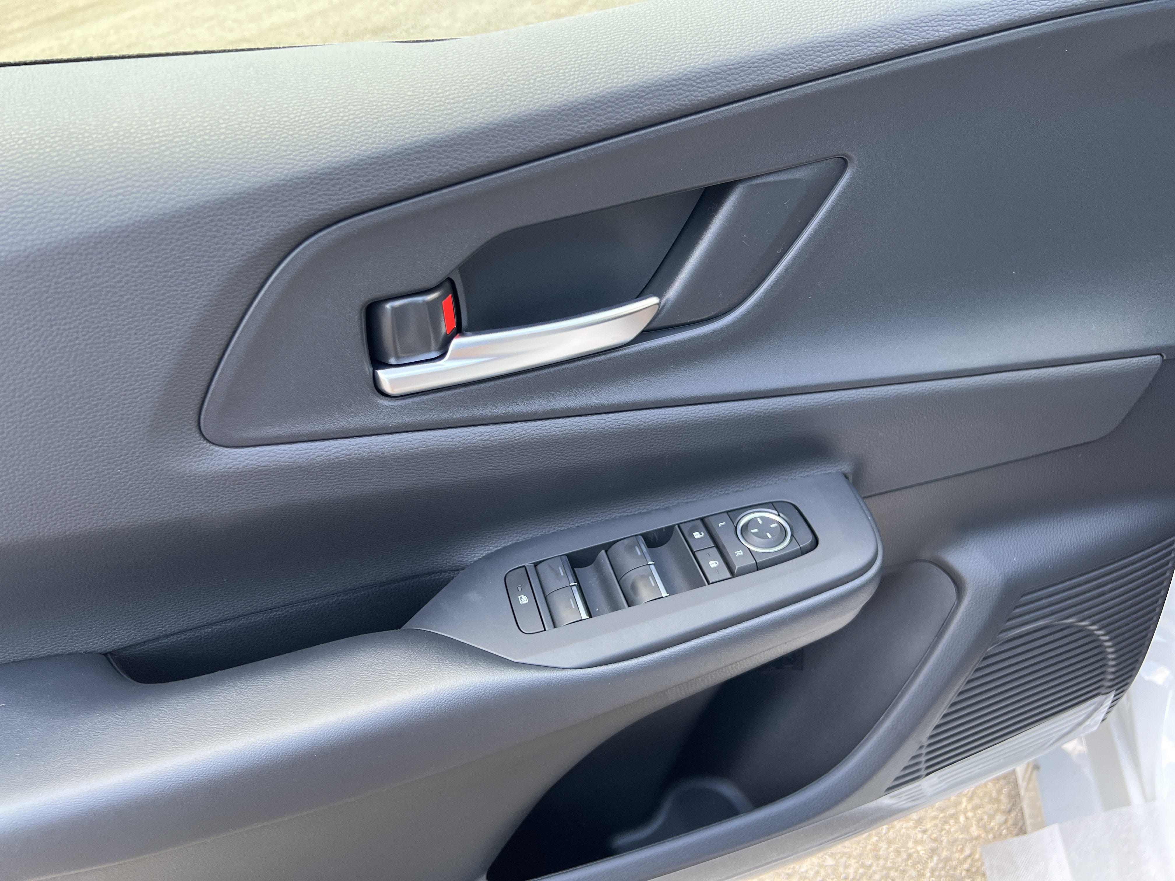 New 2026 Toyota Prius Plug-In Hybrid FWD image 8