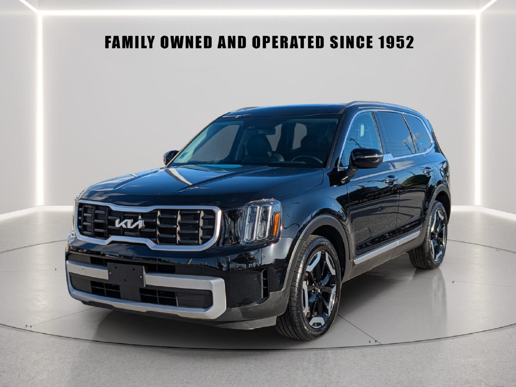 Used 2025 Kia Telluride S FWD image 2
