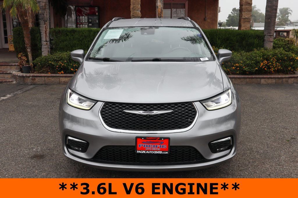 Used 2021 Chrysler Pacifica Touring-L image 3