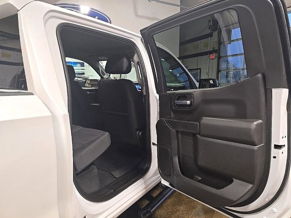 Used 2021 Chevrolet Silverado 1500 LT w/ Z71 Off-Road Package image 31