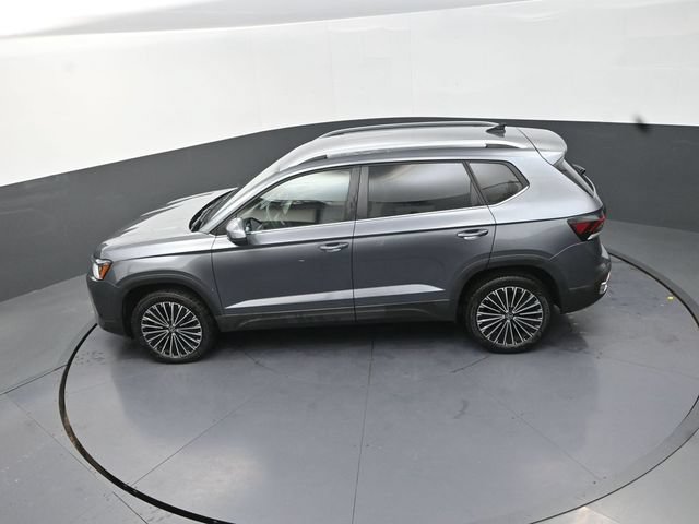 Used 2026 Volkswagen Taos SE FWD image 25