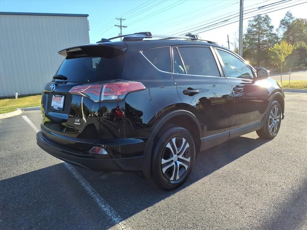 Used 2016 Toyota RAV4 LE image 4