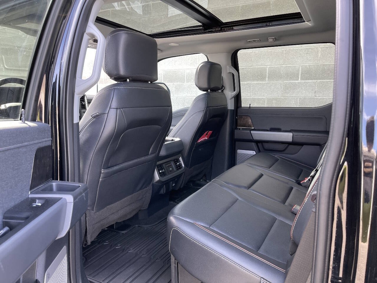 Used 2023 Ford F350 Lariat w/ Lariat Ultimate Package AWD/4WD image 15