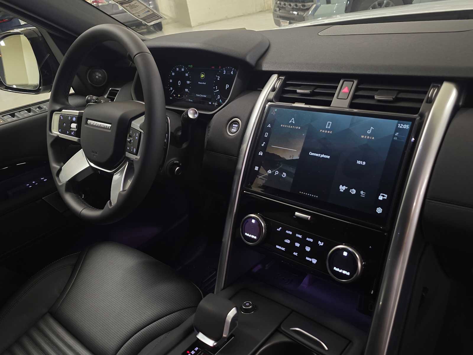 New 2026 Land Rover Discovery S AWD/4WD image 10