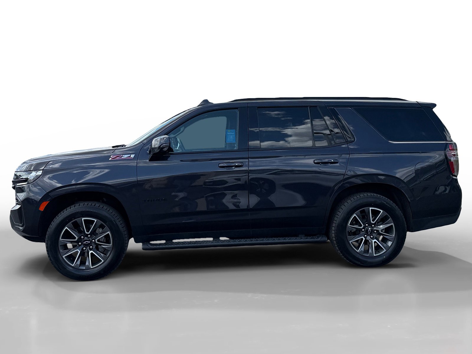Used 2023 Chevrolet Tahoe Z71 w/ Luxury Package AWD/4WD image 2
