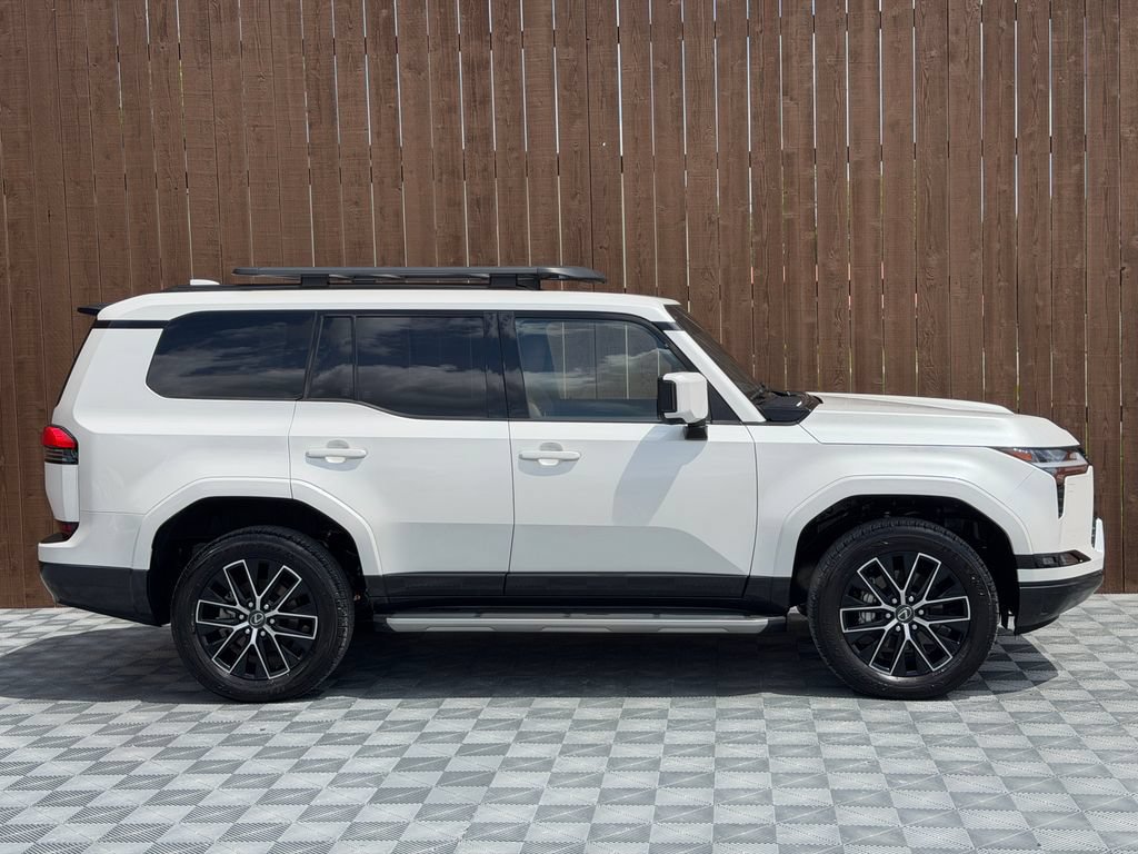 Used 2024 Lexus GX 550 w/ Accessory Package (31) AWD/4WD image 14