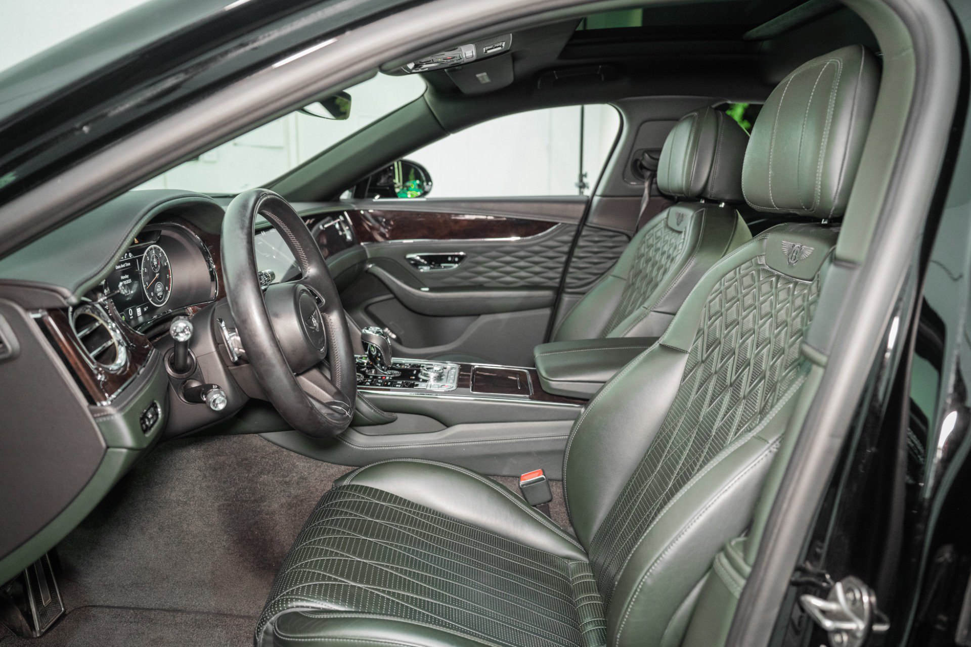 Certified 2022 Bentley Flying Spur V8 AWD/4WD image 18