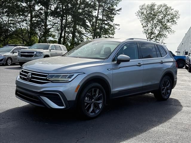 Used 2023 Volkswagen Tiguan SE FWD image 8