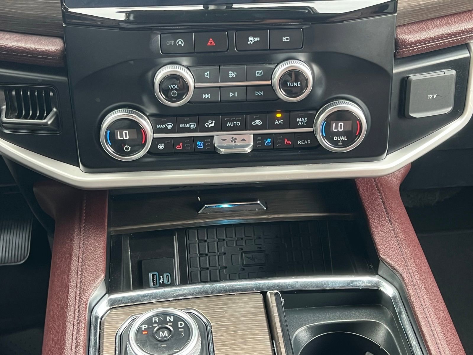 Used 2024 Ford Expedition Limited AWD/4WD image 37