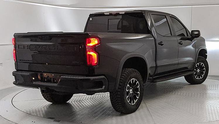 Used 2024 Chevrolet Silverado 1500 ZR2 w/ Technology Package image 3
