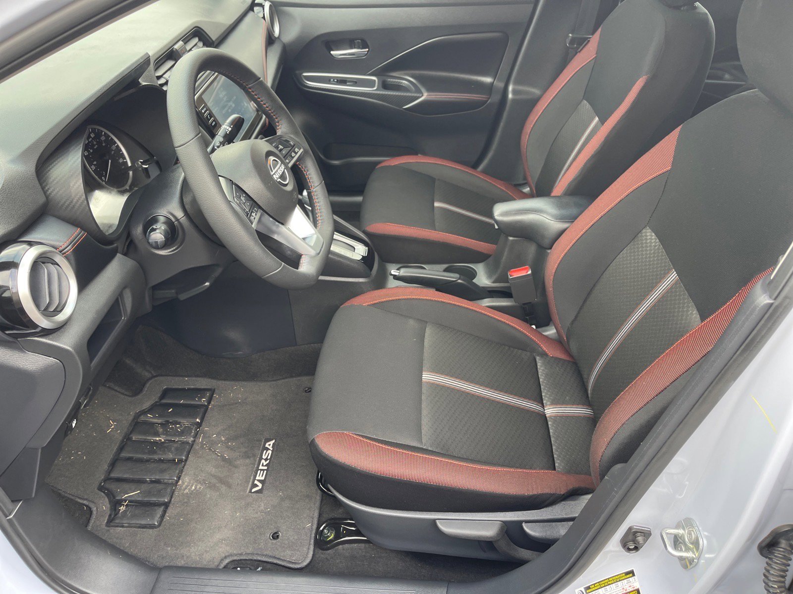 Used 2025 Nissan Versa SR w/ Trunk Package image 10