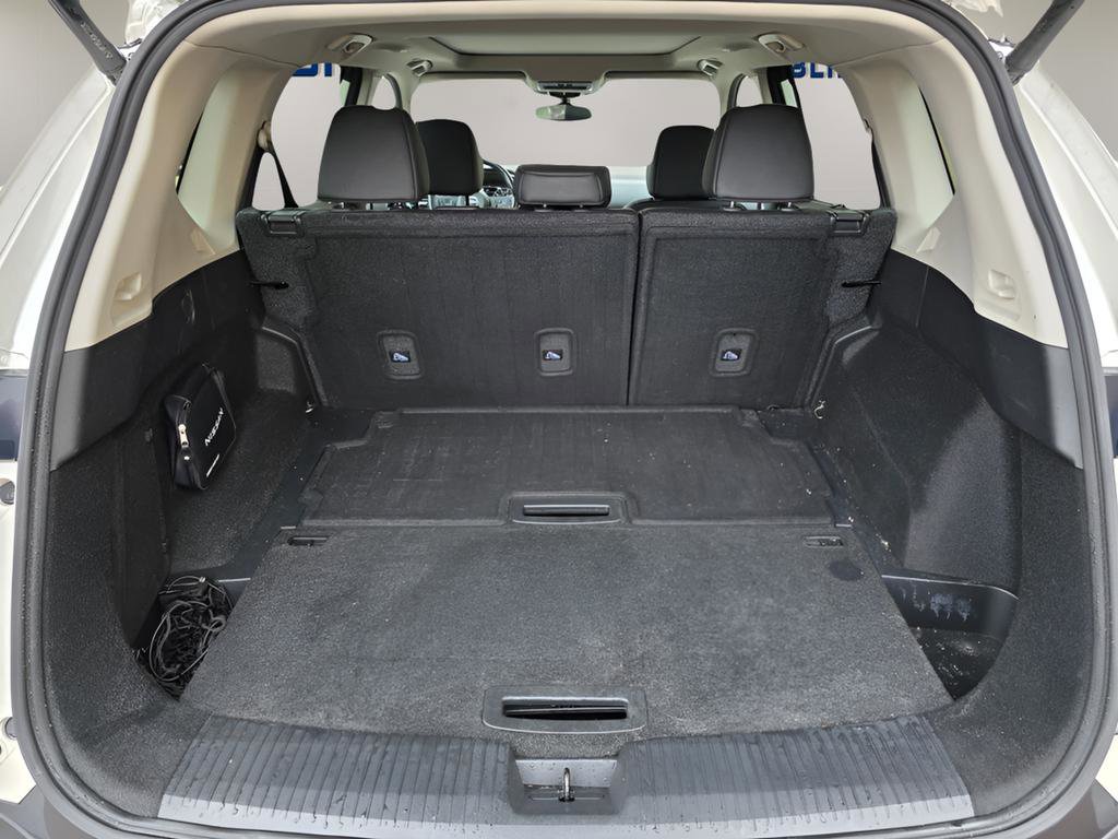 Used 2023 Nissan Rogue SL w/ SL Premium Package image 14