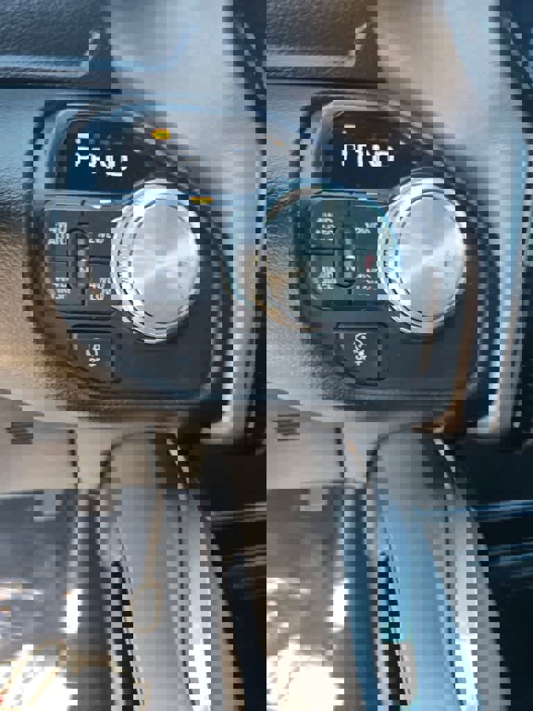 Used 2025 RAM 1500 Laramie image 14