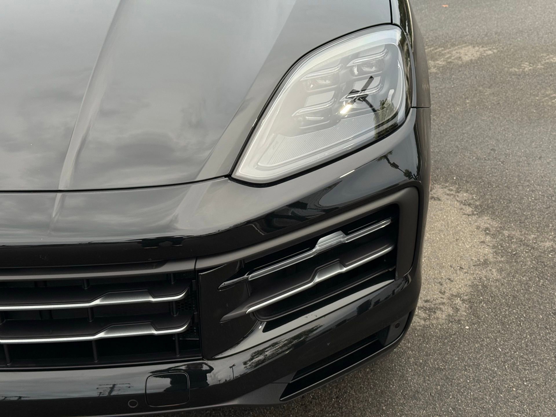Used 2025 Porsche Cayenne S image 11