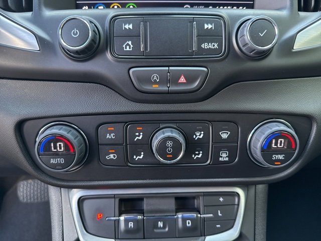 Used 2024 GMC Terrain SLT image 19