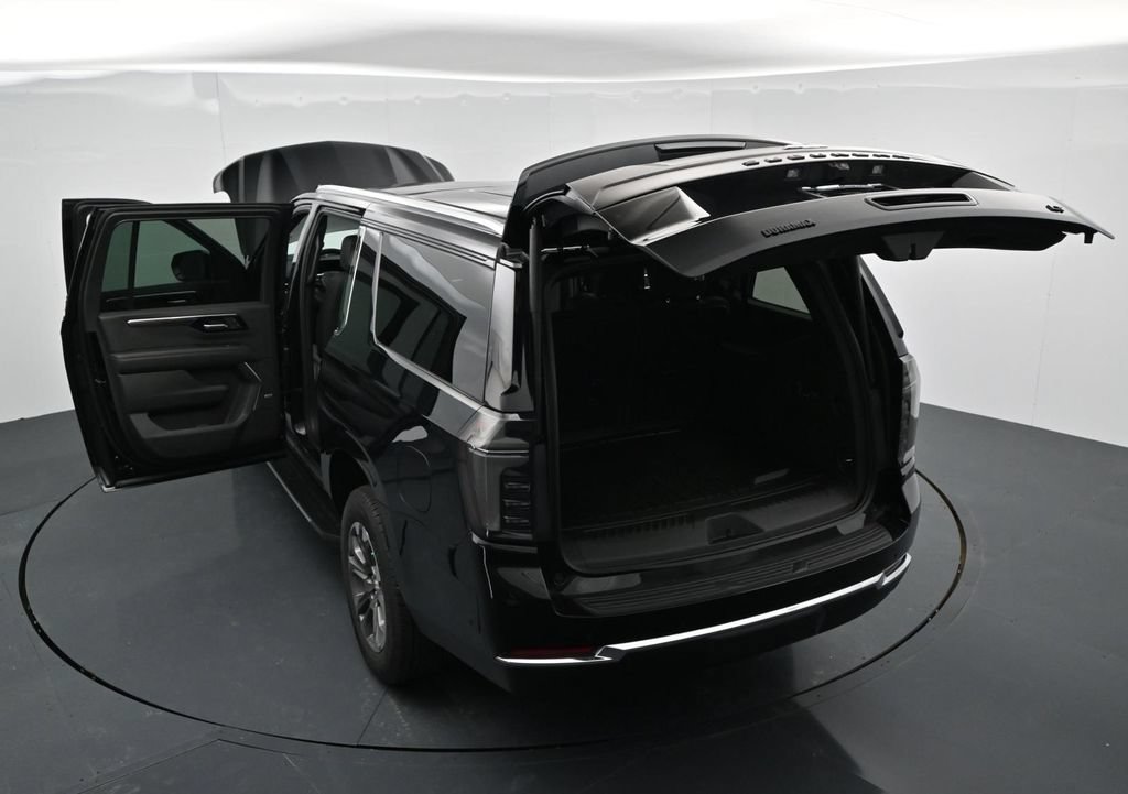 New 2026 Chevrolet Suburban LT w/ Comfort Package RWD image 34