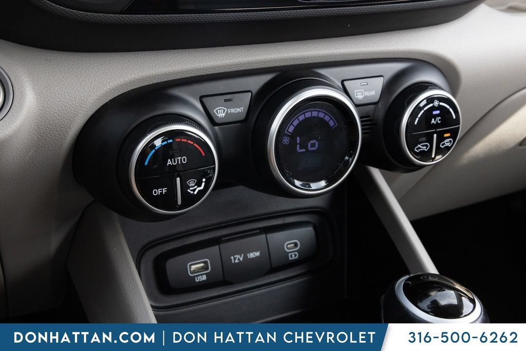 Used 2025 Hyundai Venue SEL FWD image 10