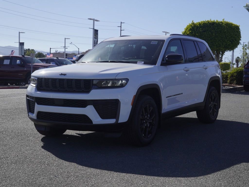New 2026 Jeep Grand Cherokee Altitude image 8