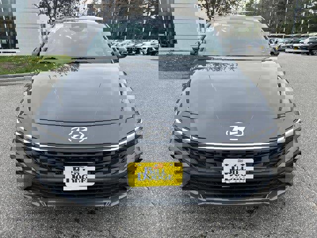 Used 2025 Hyundai Elantra Sport image 28