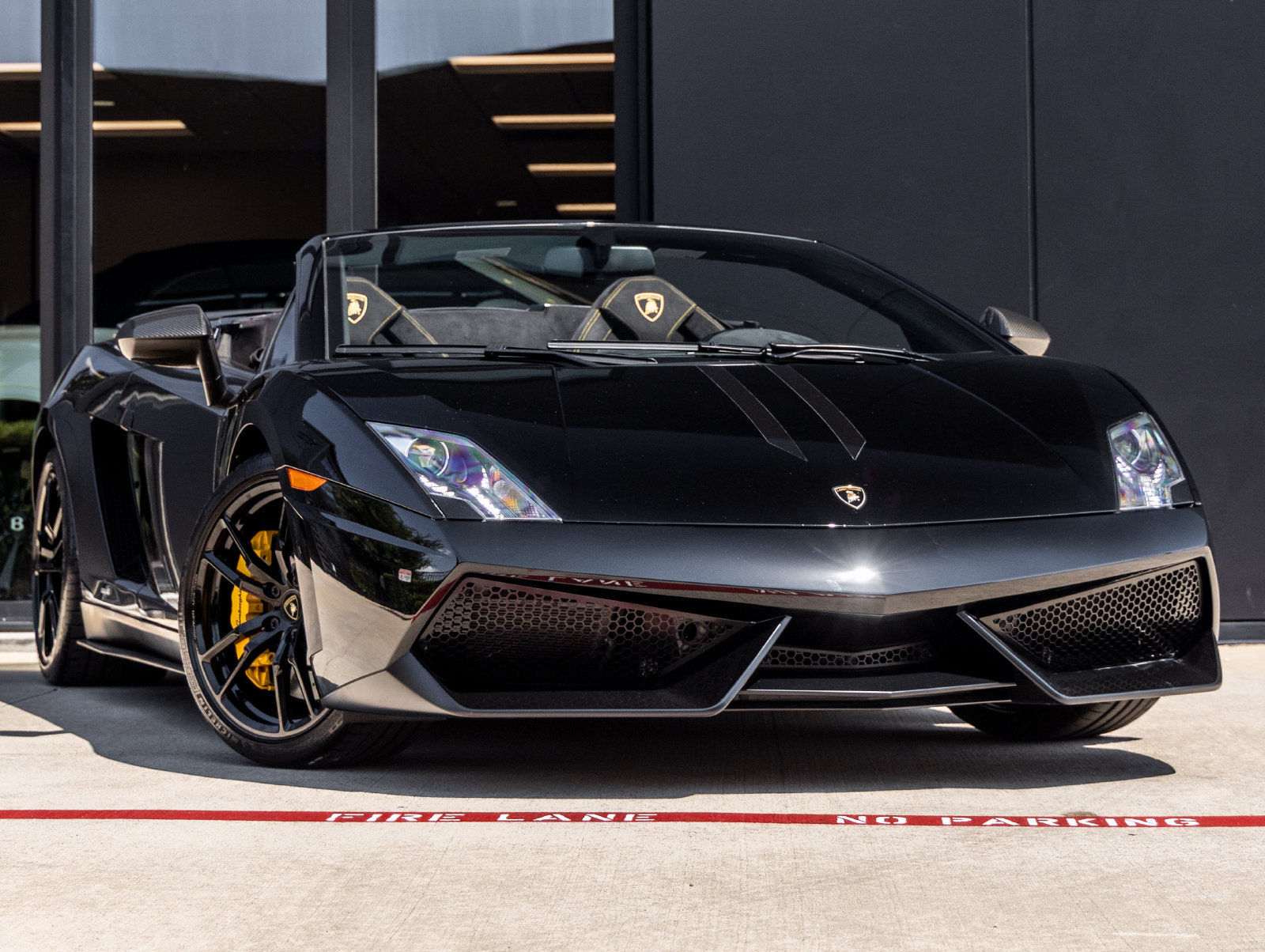 Used 2012 Lamborghini Gallardo LP 570-4 Performante AWD/4WD image 2