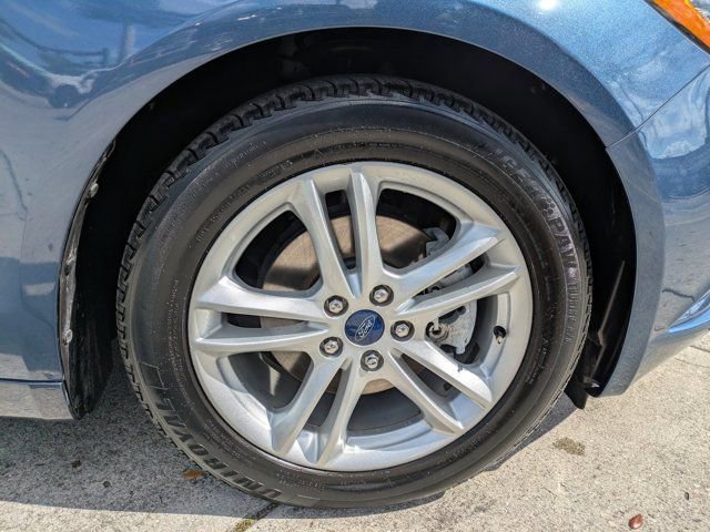 Used 2018 Ford Fusion SE w/ Fusion SE Technology Package image 10