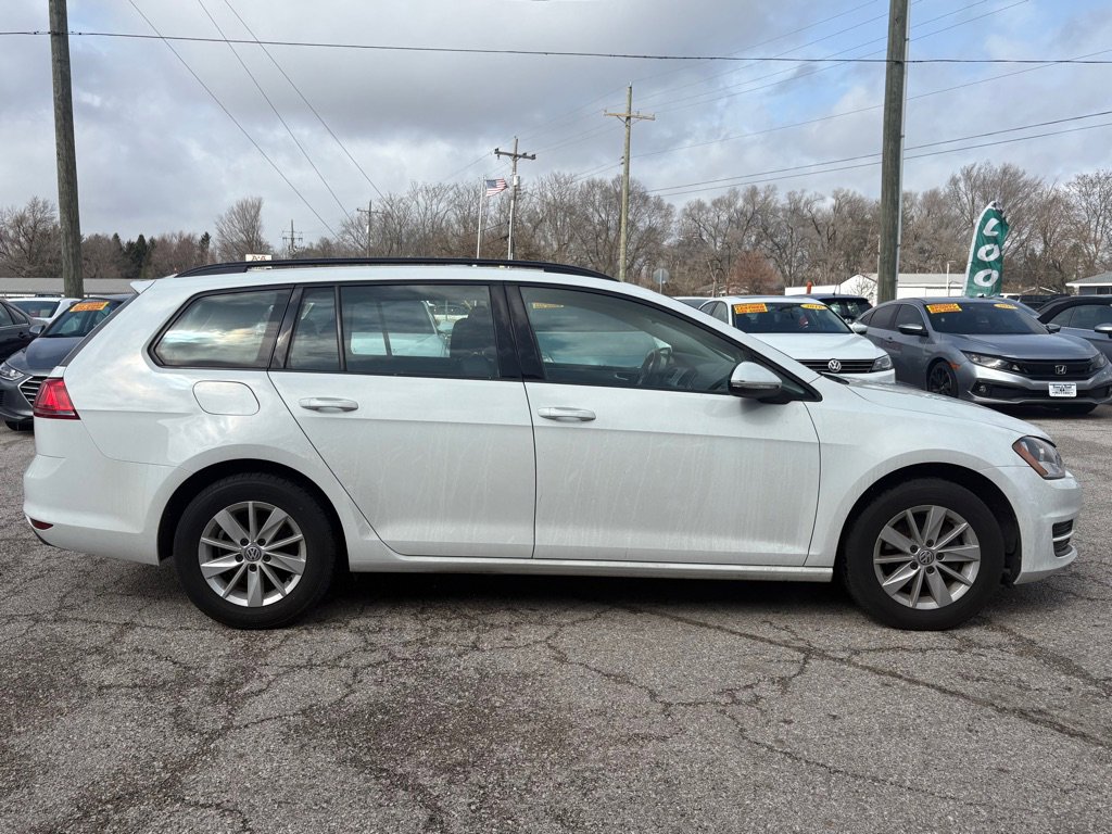 Used 2016 Volkswagen Golf S image 3