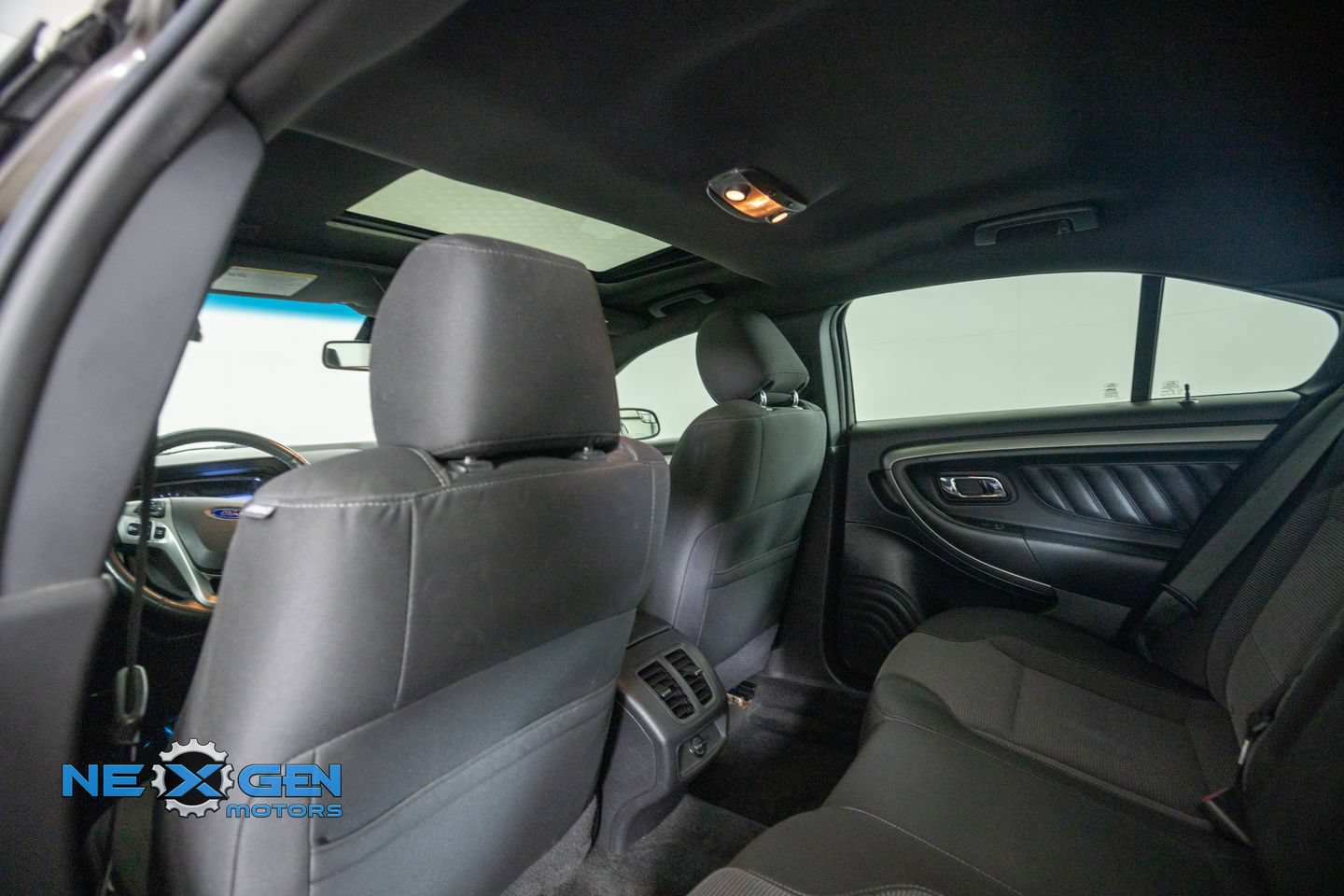 Used 2013 Ford Taurus SEL FWD image 26