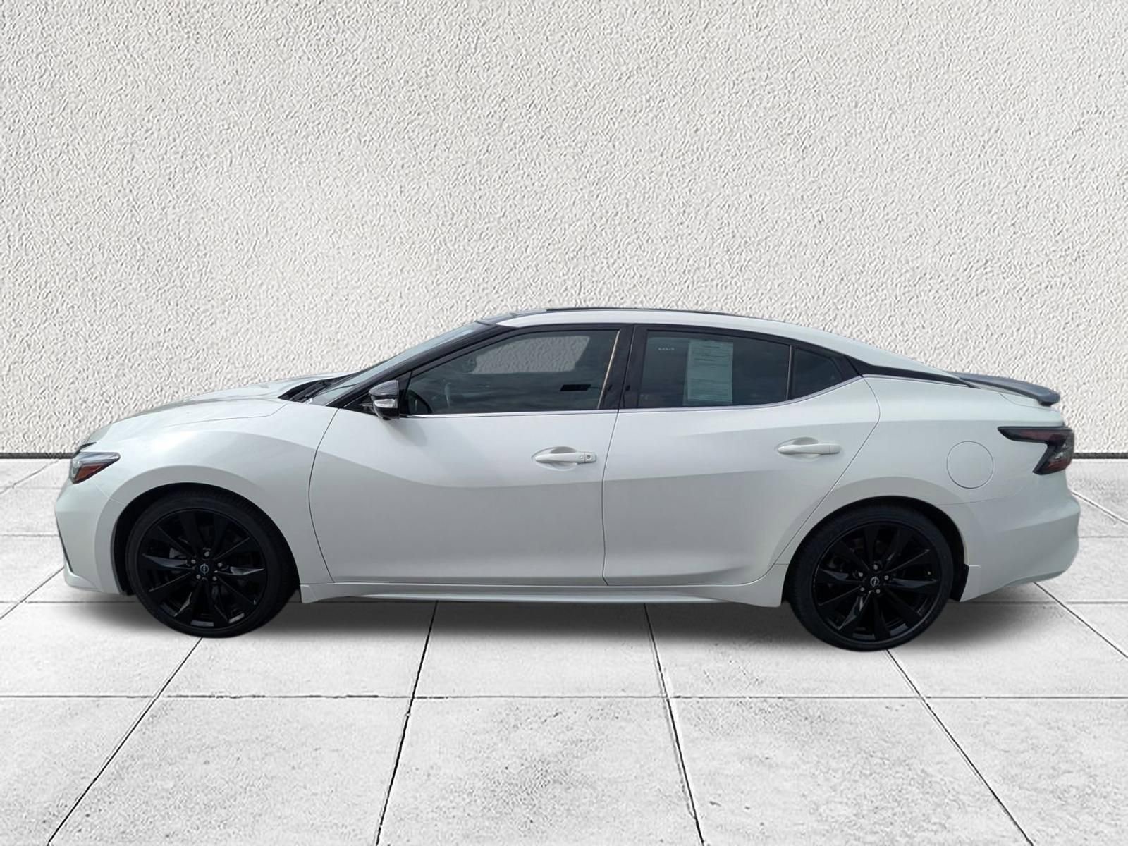 Used 2023 Nissan Maxima SR w/ Sport Mat Group FWD image 6