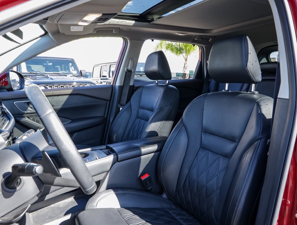 Used 2023 Nissan Rogue Platinum w/ Platinum Premium Package image 17