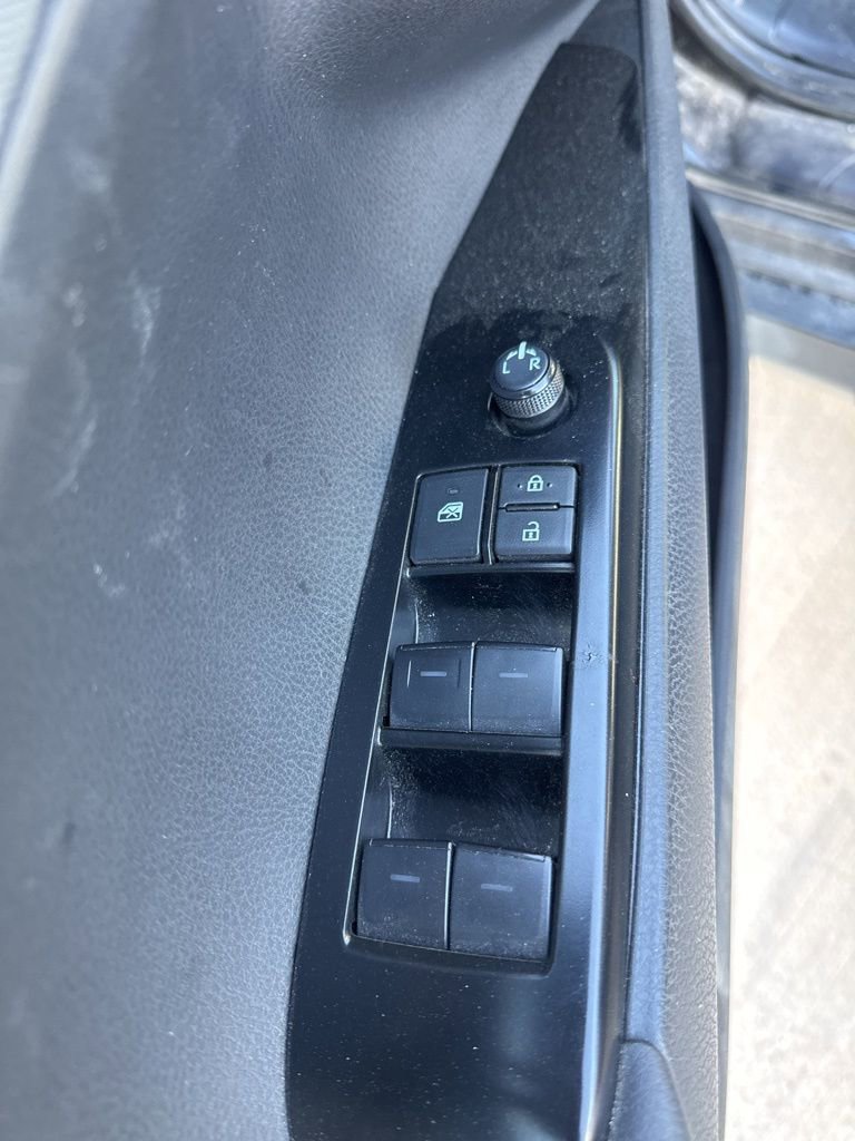 Used 2025 Toyota Camry LE image 13