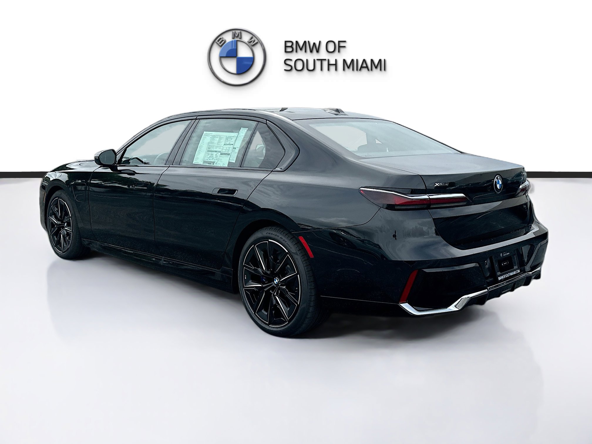 New 2026 BMW 750e xDrive image 4