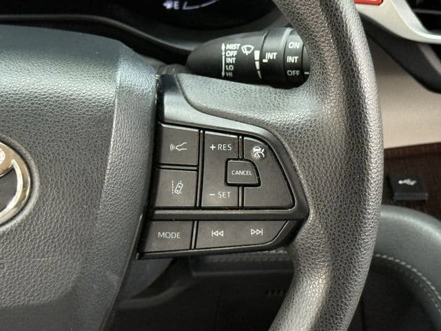 Certified 2023 Toyota Sienna LE FWD image 15
