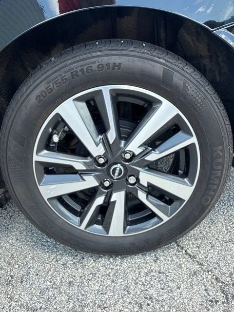 Used 2025 Nissan Versa S w/ S Plus Package FWD image 10